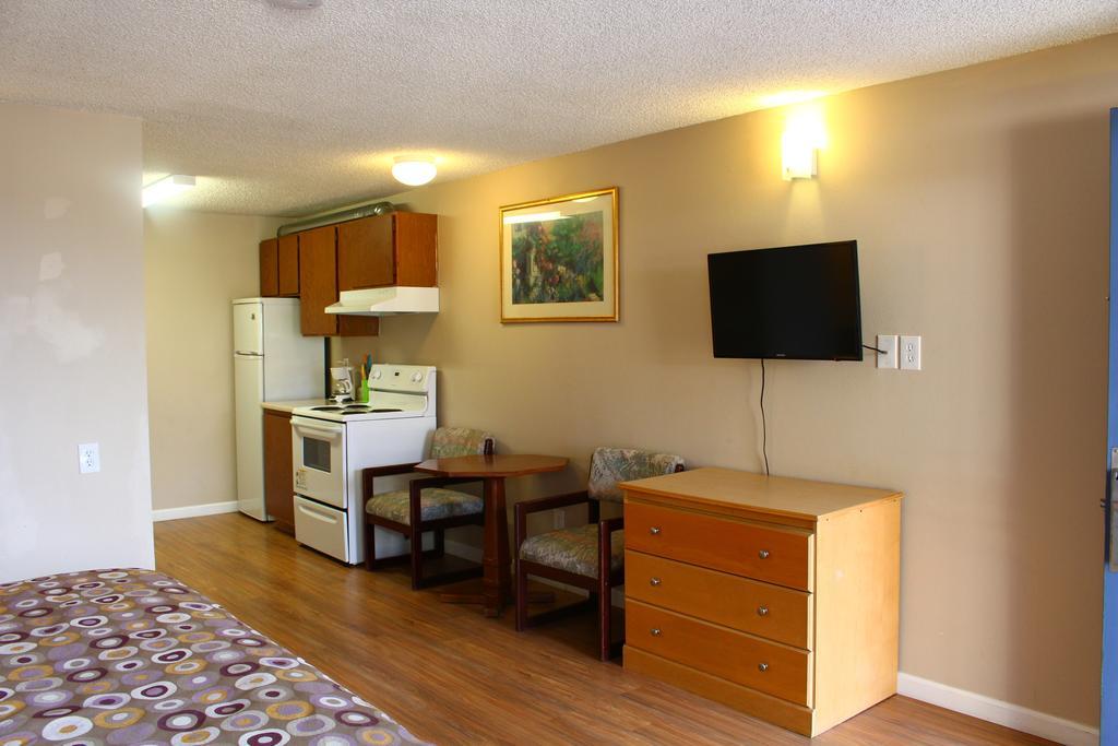 Days Inn By Wyndham Lakewood South Tacoma Rom bilde
