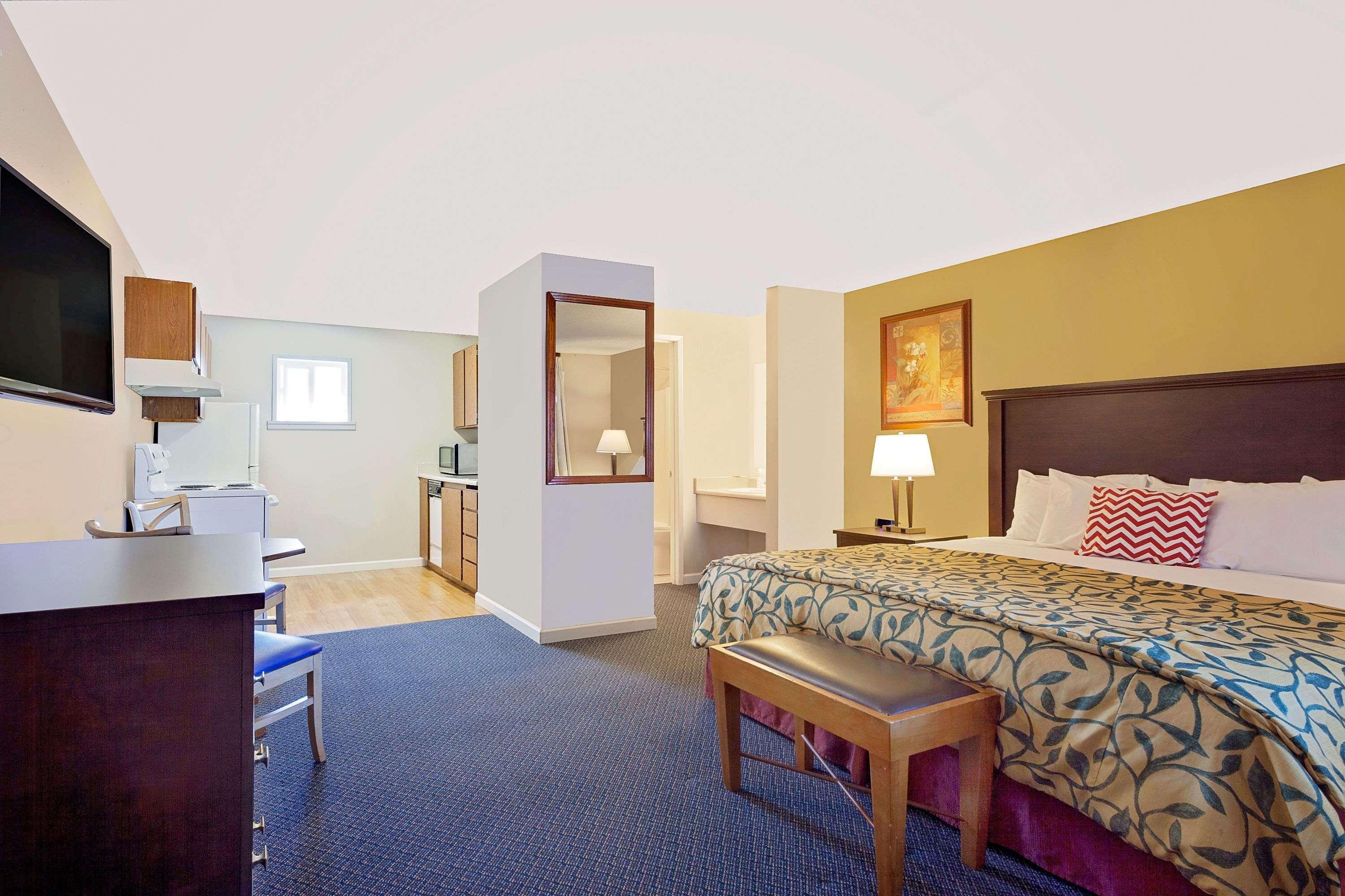 Days Inn By Wyndham Lakewood South Tacoma Eksteriør bilde