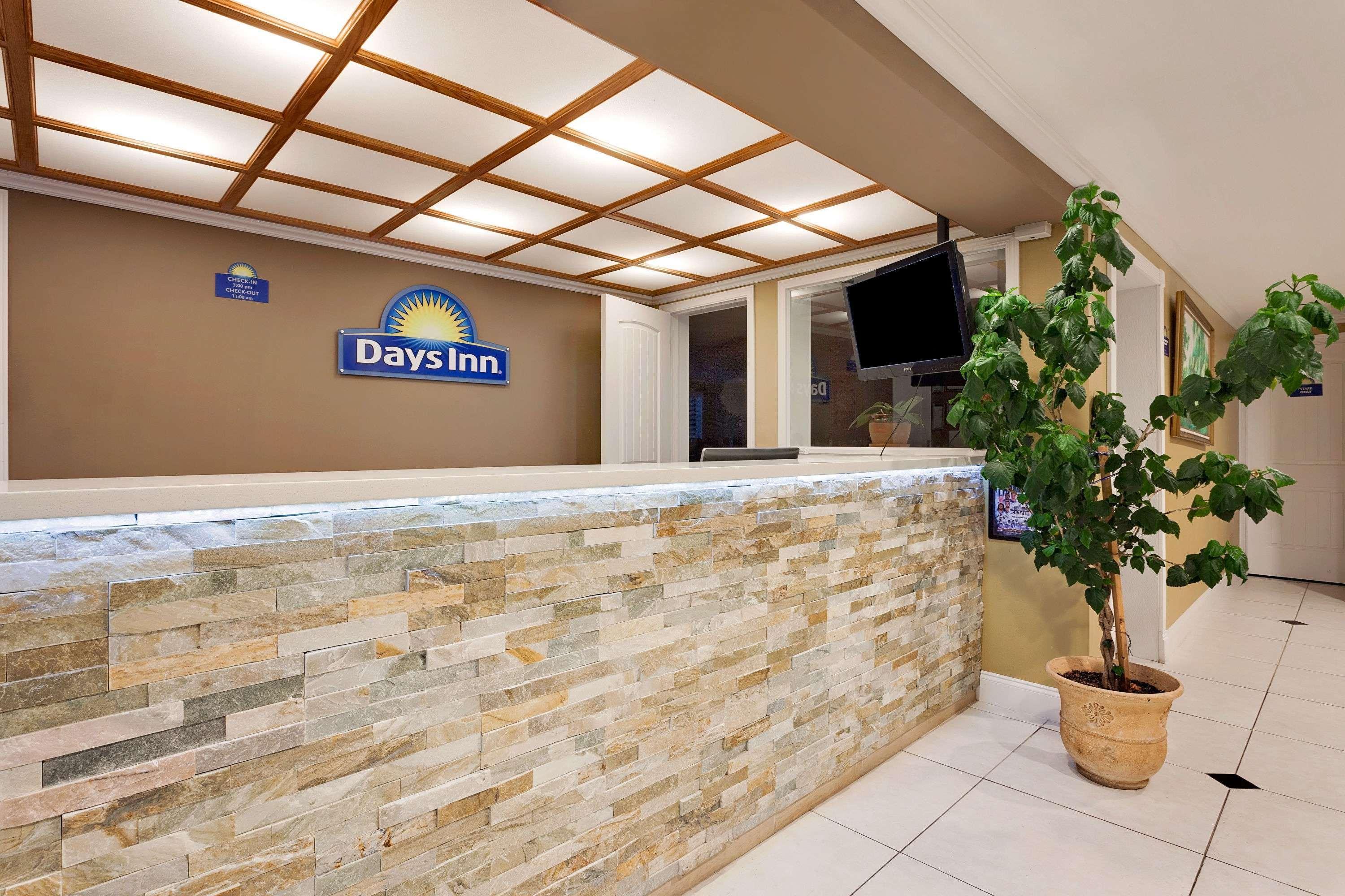 Days Inn By Wyndham Lakewood South Tacoma Eksteriør bilde