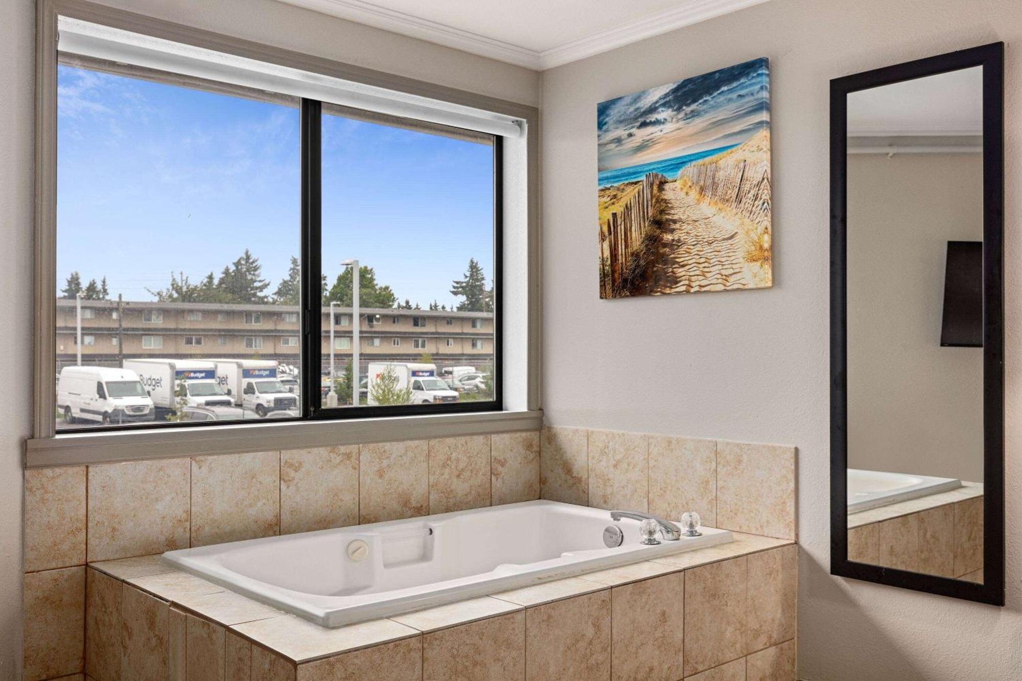 Days Inn By Wyndham Lakewood South Tacoma Eksteriør bilde